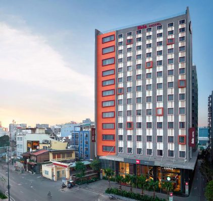 Dự án thi công lắp đặt cửa Khách sạn Ibis Saigon Airport - TP Hồ Chí Minh