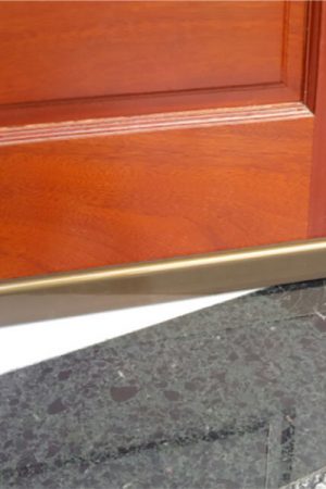 Thanh chặn đáy cửa RV03