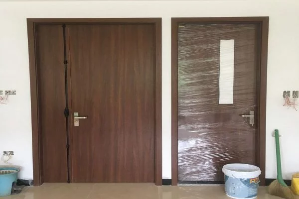 Có nên dùng cửa gỗ nhựa composite làm cửa chính không